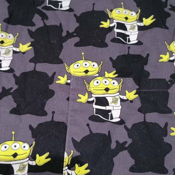 Disney Pixar Toy Story Green Alien medical scrub top woman's sz Medium - Picture 3 of 10